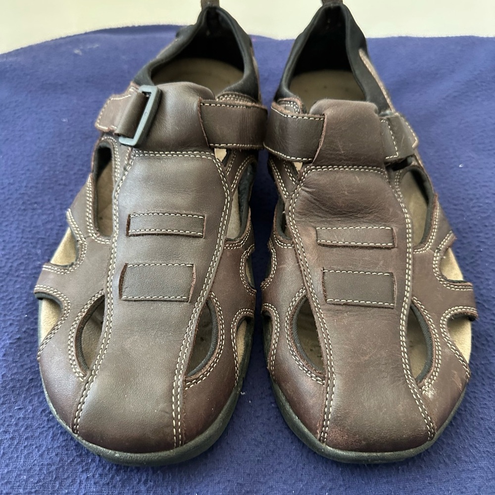 Skechers Men's Brown Leather Sandals pre-owned